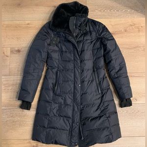 S13 brand parka coat. EUC with exception of small tear near sleeve.